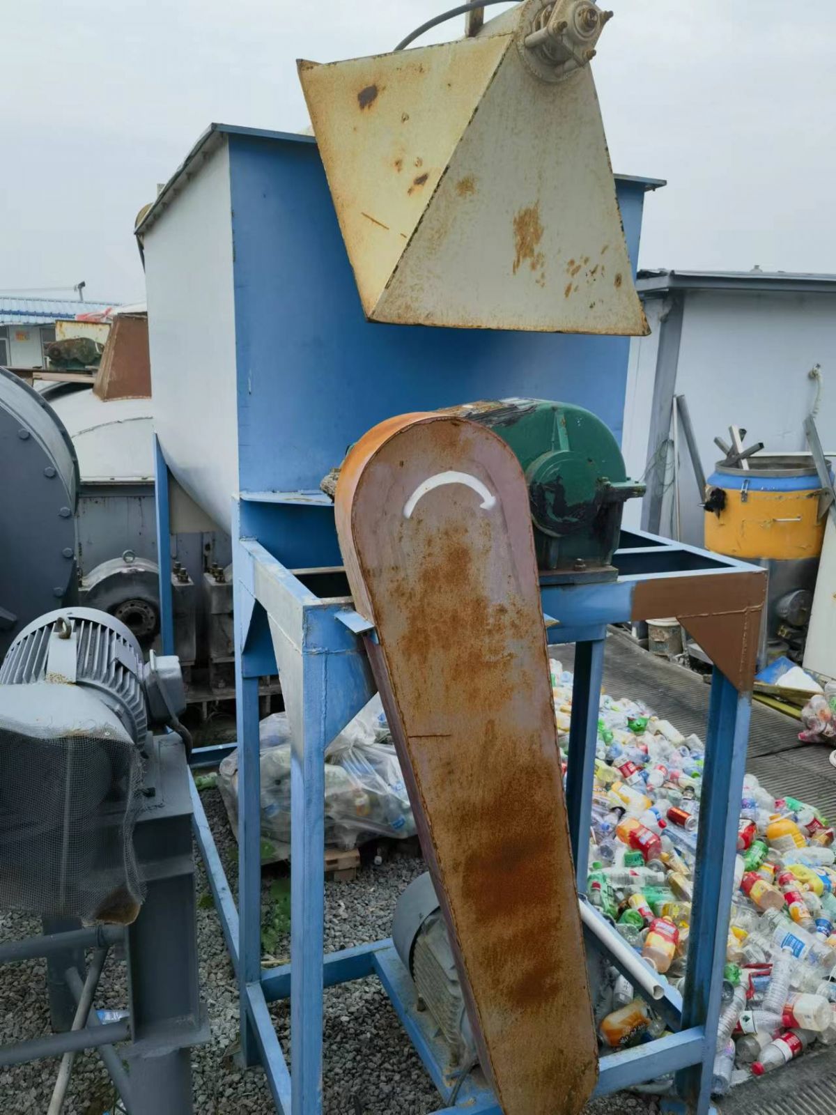 轉(zhuǎn)讓2立方碳鋼螺帶混合機(jī)一臺(tái)含蛟龍上料機(jī)