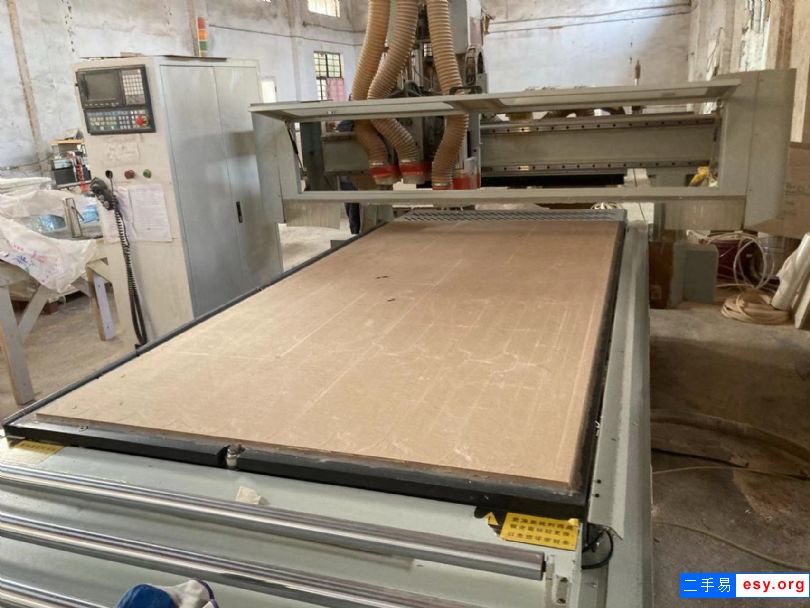 伺服二手木工開料機雕刻機雙工序帶鉆包新代系統(tǒng)