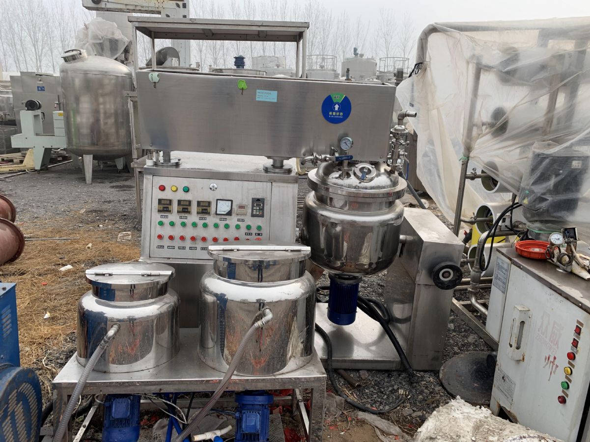 二手化工廠的200L真空均質(zhì)乳化機(jī)多臺，做面膜液的