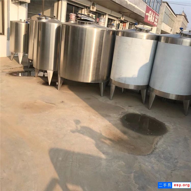 轉(zhuǎn)讓二手不銹鋼儲罐 1-10立方304材質(zhì)儲酒罐