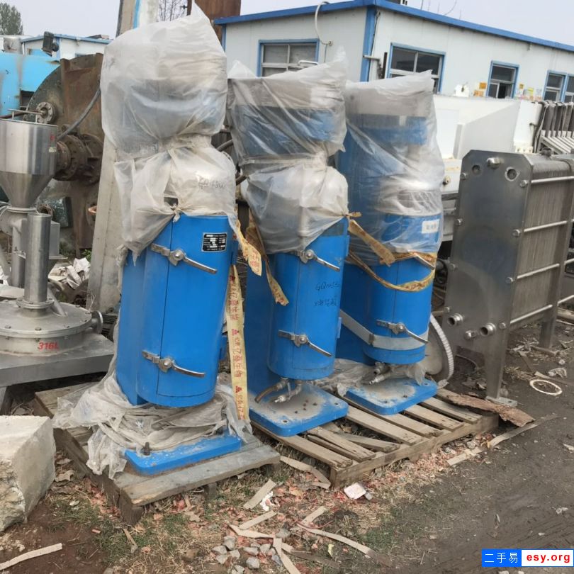 轉(zhuǎn)讓二手管式分離機(jī) 10臺(tái)105型管式分離機(jī)