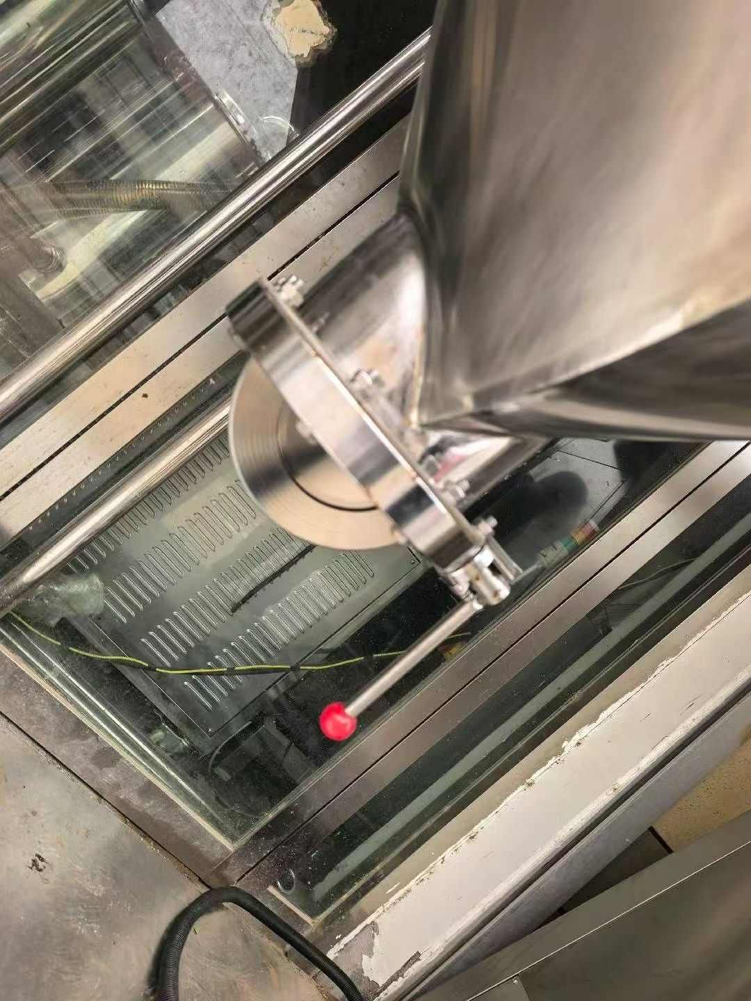 转让二手V型混合机 一台容积1000升食品级抛光V型混合机