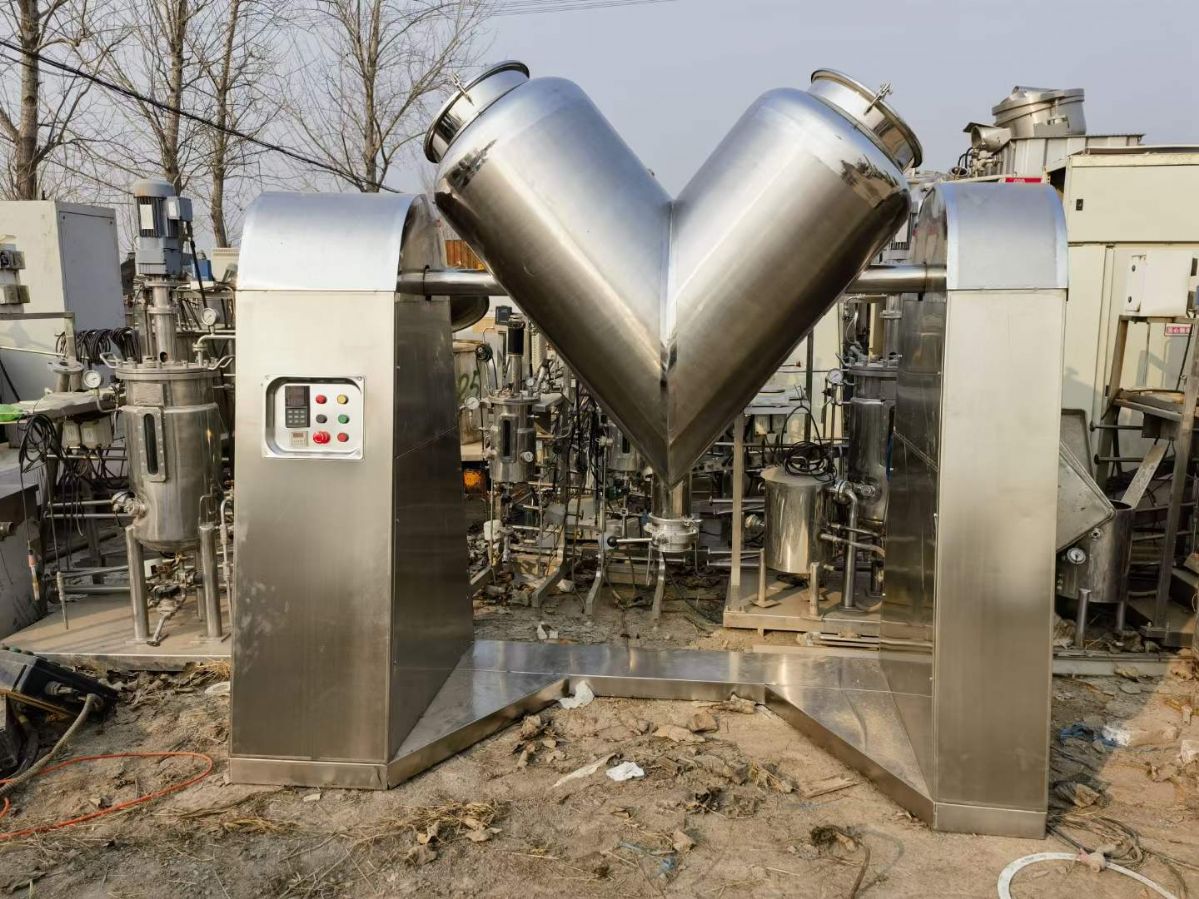 轉(zhuǎn)讓二手高效混合機(jī) 一臺500L高效V型混合機(jī)
