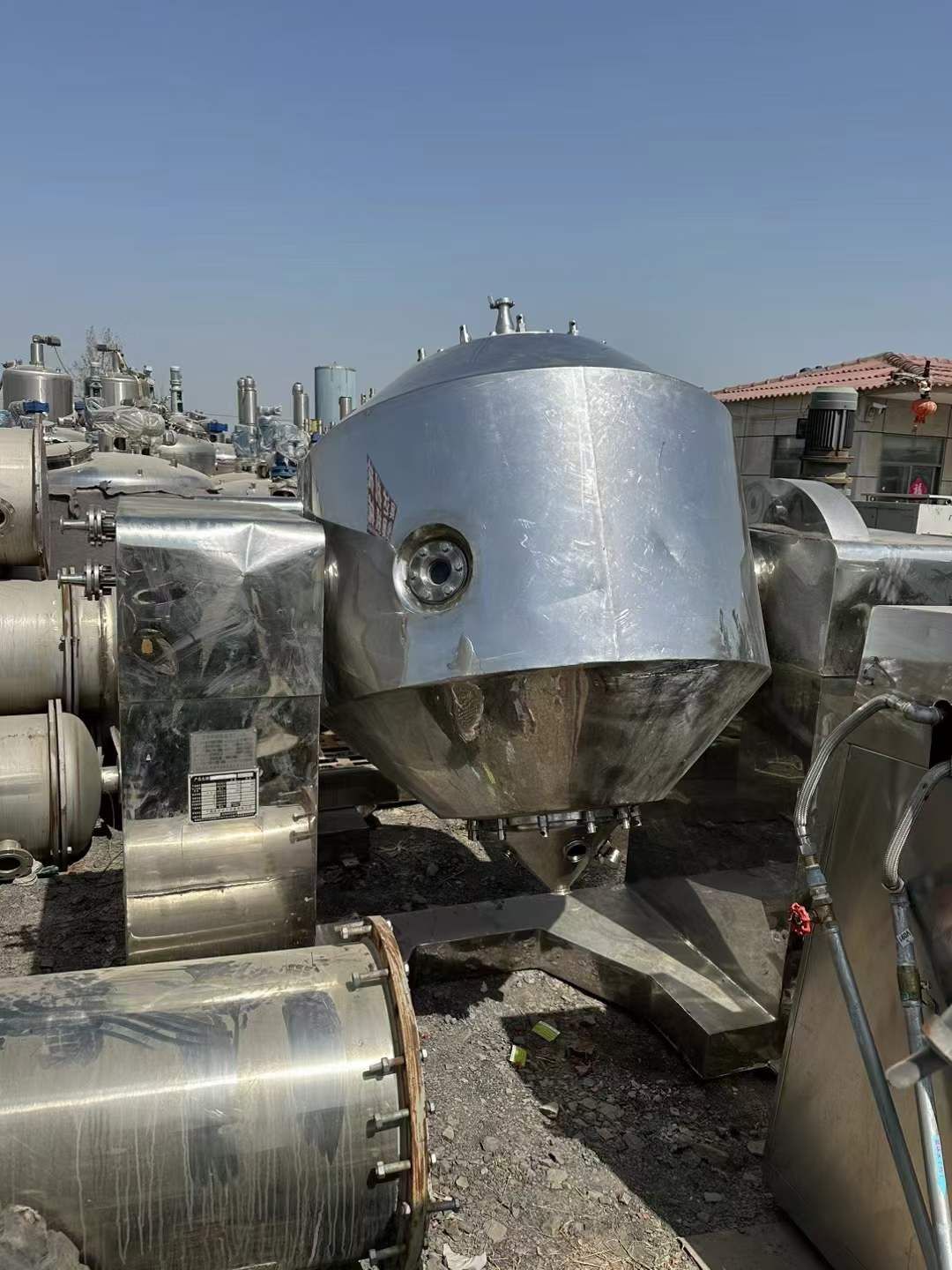 轉(zhuǎn)讓二手洗滌過濾干燥機(jī) 三臺1200L雙錐型洗滌過濾干燥機(jī)