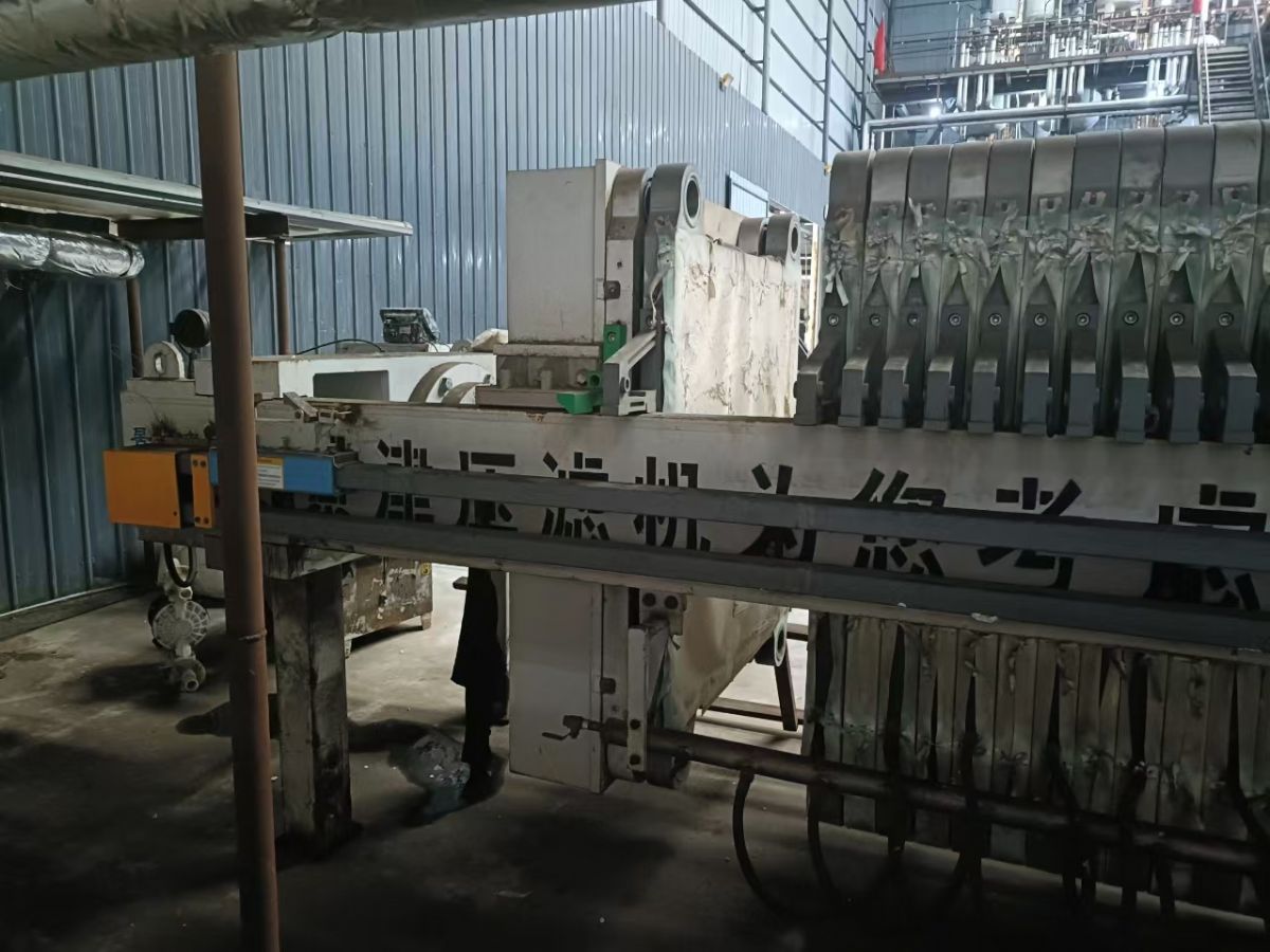 轉(zhuǎn)讓二手隔膜壓濾機(jī) 一臺(tái)面積120平方景津產(chǎn)自動(dòng)拉板隔膜壓濾機(jī)