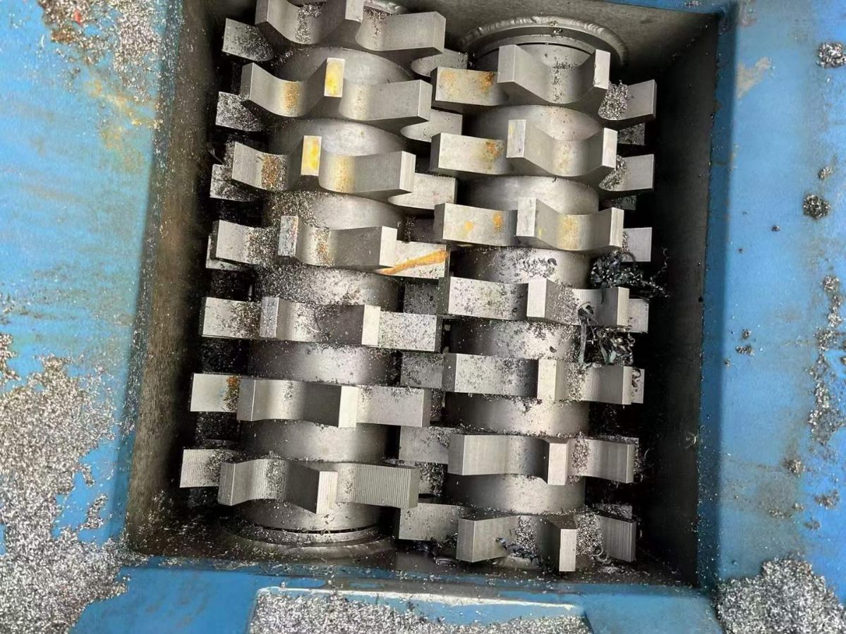 轉讓二手塑料粉碎機 30臺100型金屬粉碎機