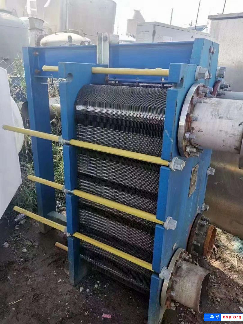出售二手板式換熱器 一臺143平方鈦材板式換熱器