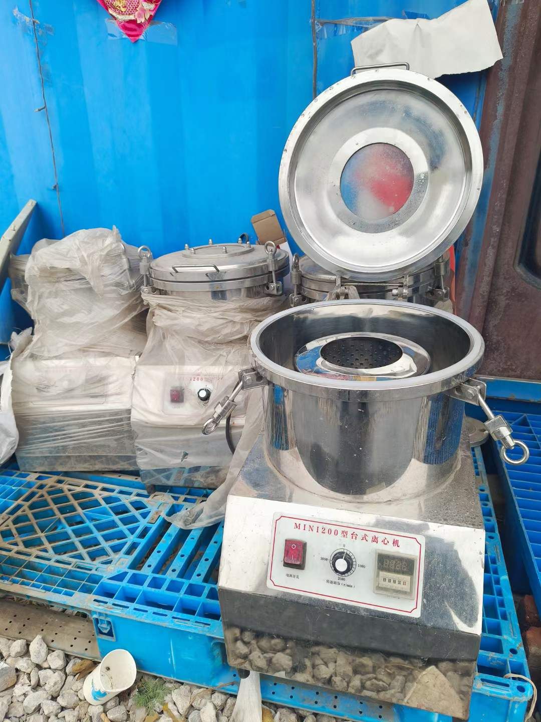 轉(zhuǎn)讓二手平板離心機 一臺實驗型1200臺式平板離心機