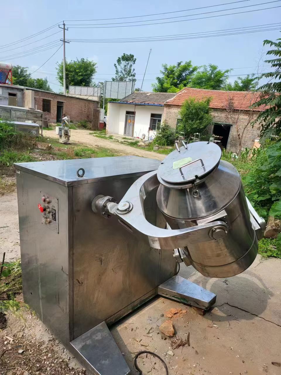 轉(zhuǎn)讓二手三維混合機 一臺容積100L高效三維運動混合機