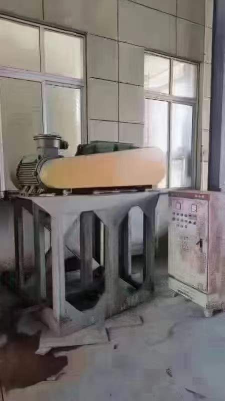 轉(zhuǎn)讓二手耙式干燥機(jī) 一臺(tái)容積3000L鈦材耙式干燥機(jī)