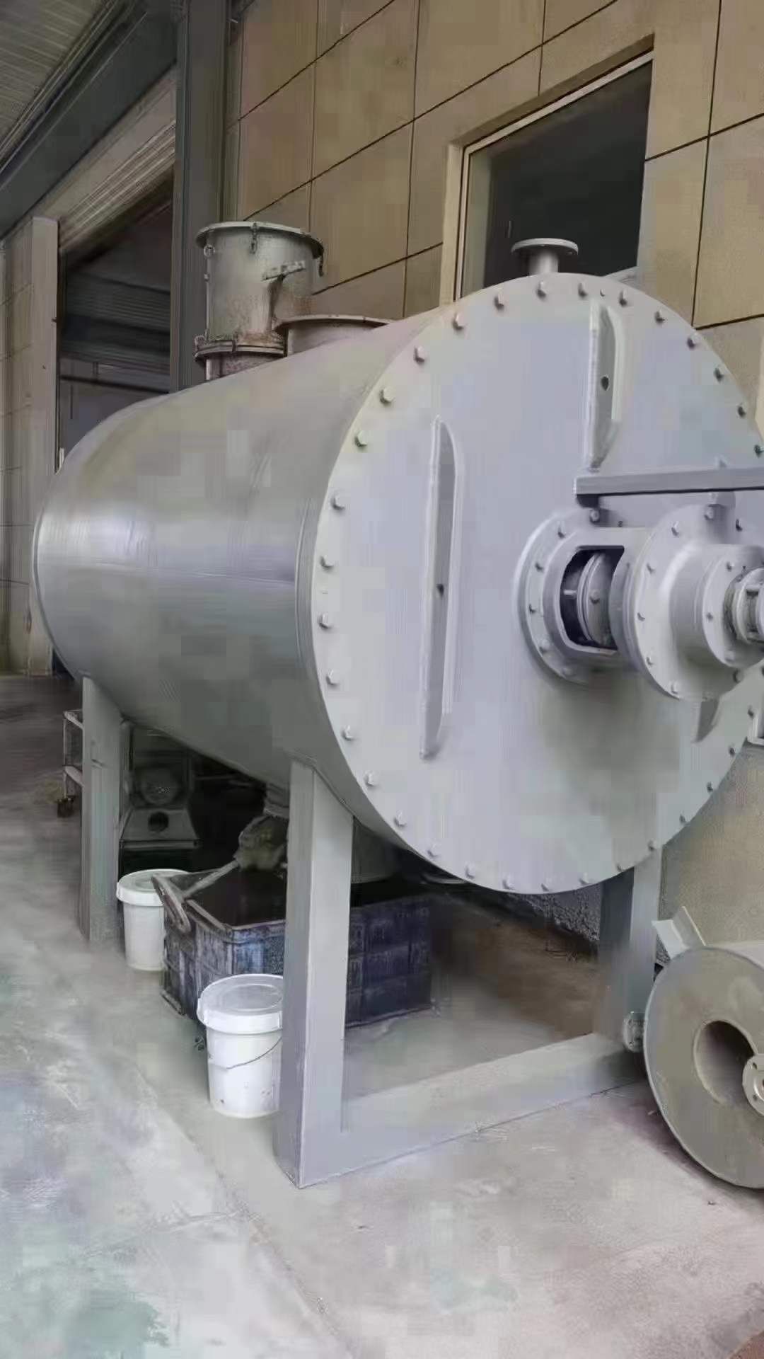 轉(zhuǎn)讓二手耙式干燥機(jī) 一臺(tái)容積3000L鈦材耙式干燥機(jī)