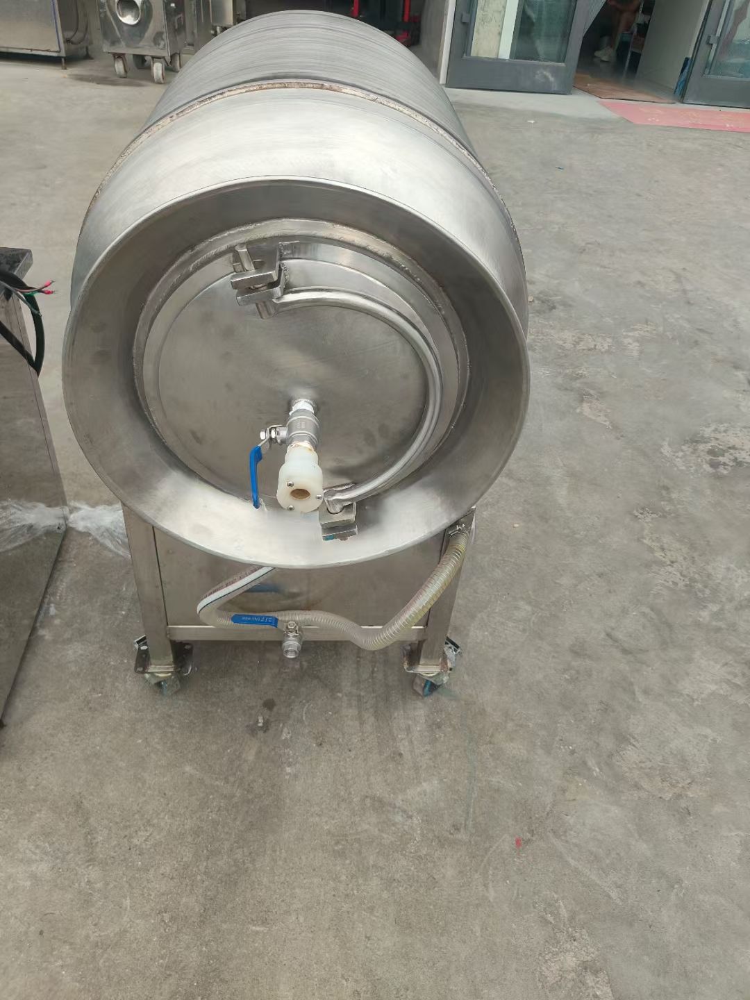 轉(zhuǎn)讓二手真空滾揉機 一臺容積50L諸城產(chǎn)變頻真空滾揉機