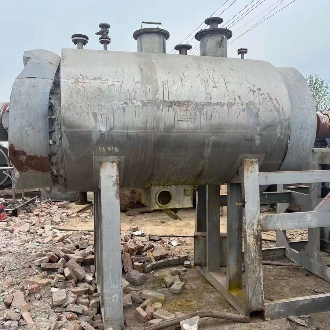 轉(zhuǎn)讓二手真空干燥機(jī) 一臺2000L江蘇先鋒耙式真空干燥機(jī)
