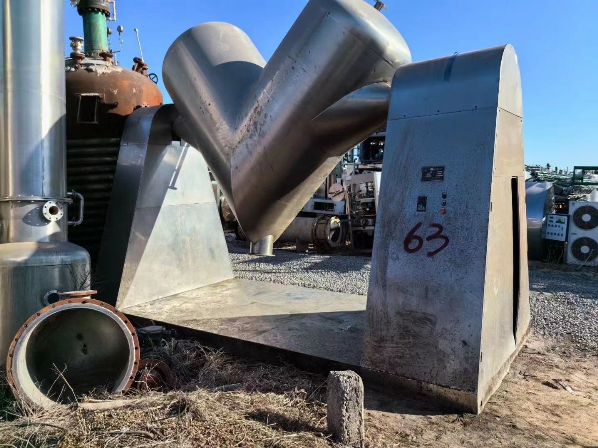 轉(zhuǎn)讓二手V型混合機(jī) 一臺(tái)容積4500L高效V型混合機(jī)