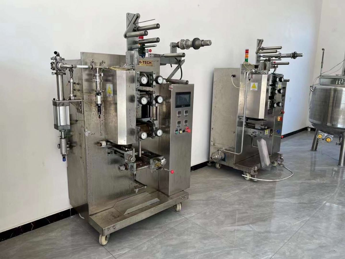 轉讓二手封邊灌裝機 三邊封-四邊封液體灌裝機