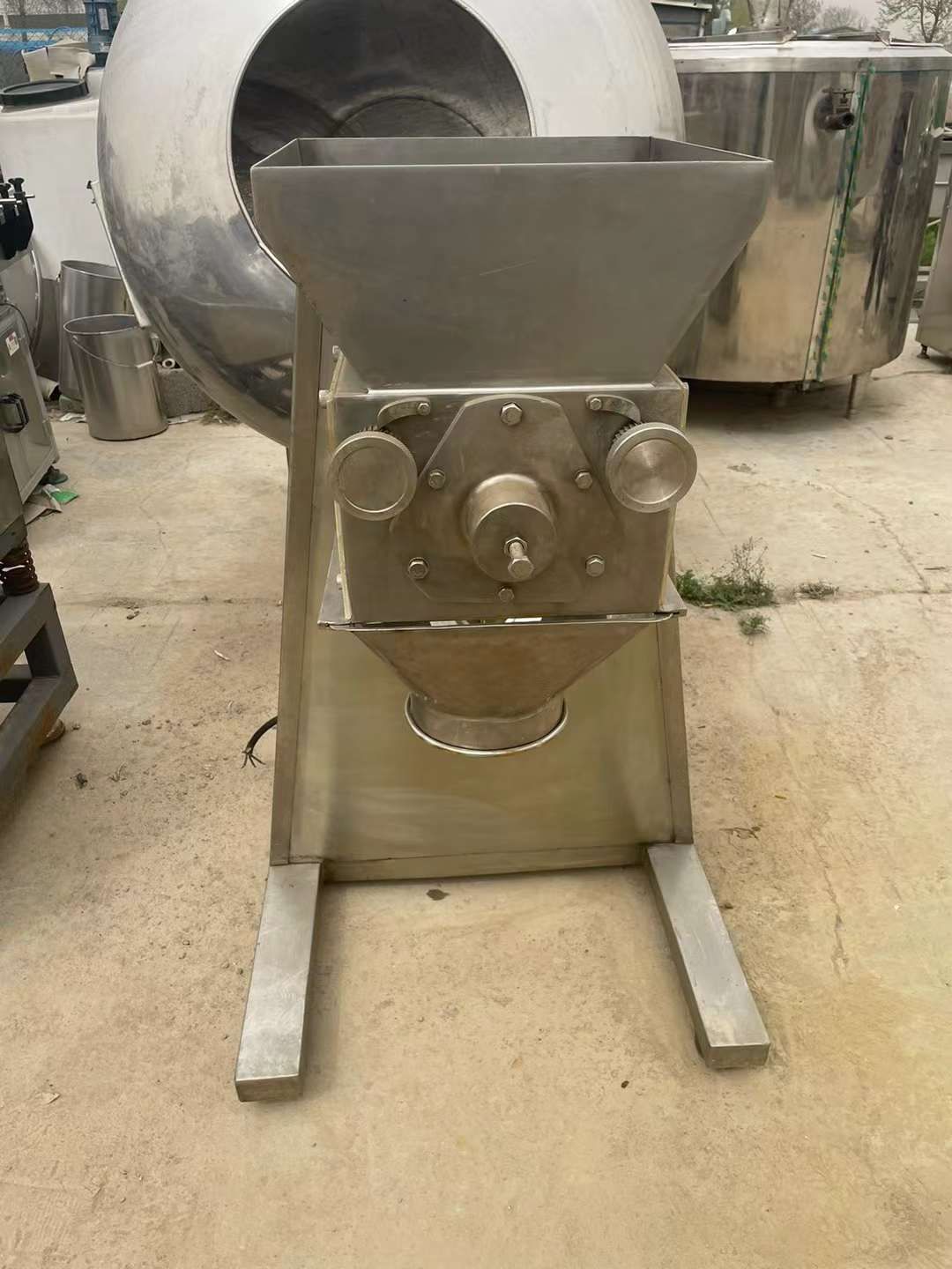 轉(zhuǎn)讓二手搖擺顆粒機 一臺160型不銹鋼搖擺顆粒機