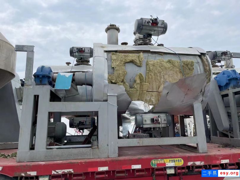轉(zhuǎn)讓二手真空干燥機 一臺1000L316材質(zhì)耙式干燥機
