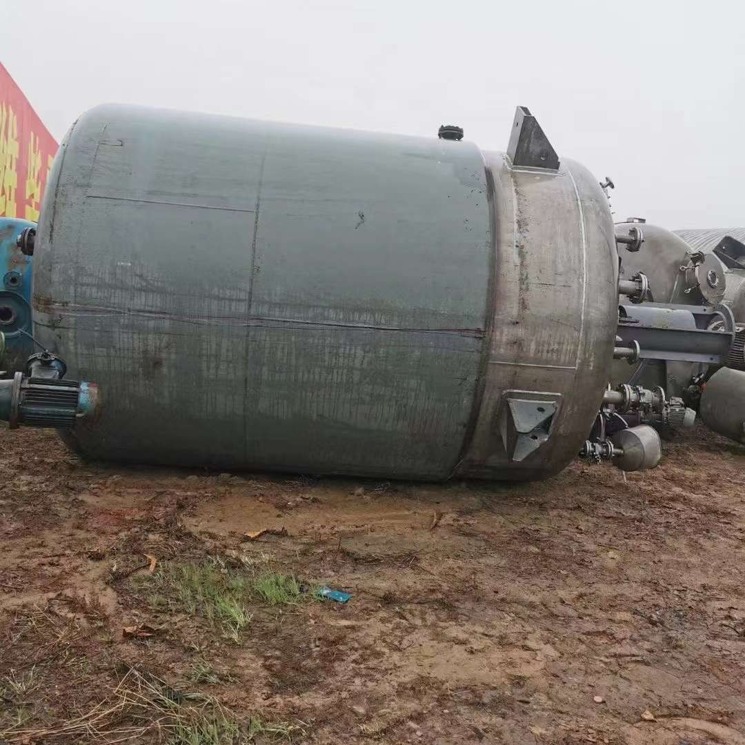轉(zhuǎn)讓二手不銹鋼反應(yīng)釜 一臺(tái)容積15立方外加套不銹鋼反應(yīng)釜