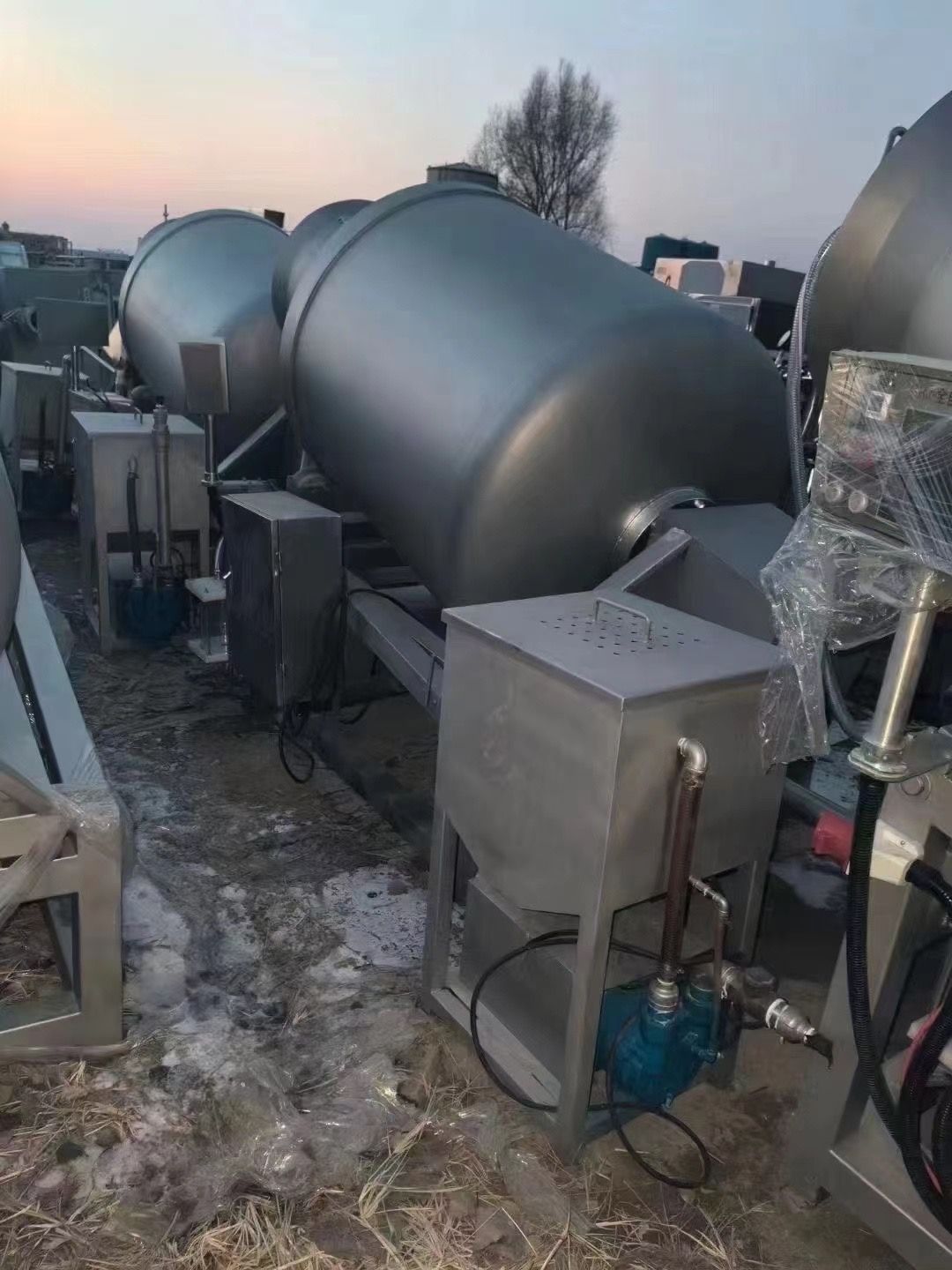 轉(zhuǎn)讓二手真空滾揉機 兩臺容積2000升全自動傾斜真空滾揉機