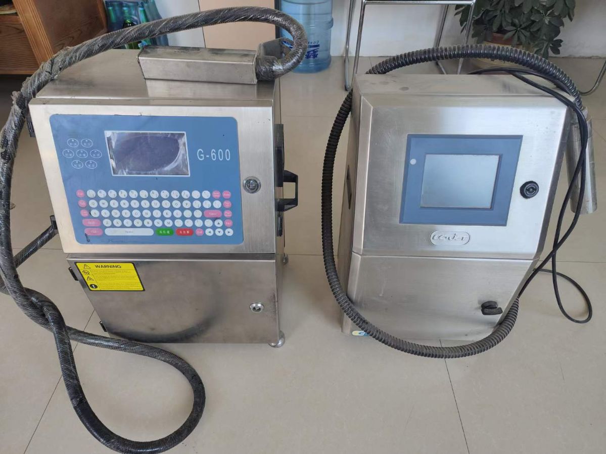 轉(zhuǎn)讓二手油墨噴碼機(jī) 兩臺(tái)油墨噴碼機(jī) 噴碼清晰