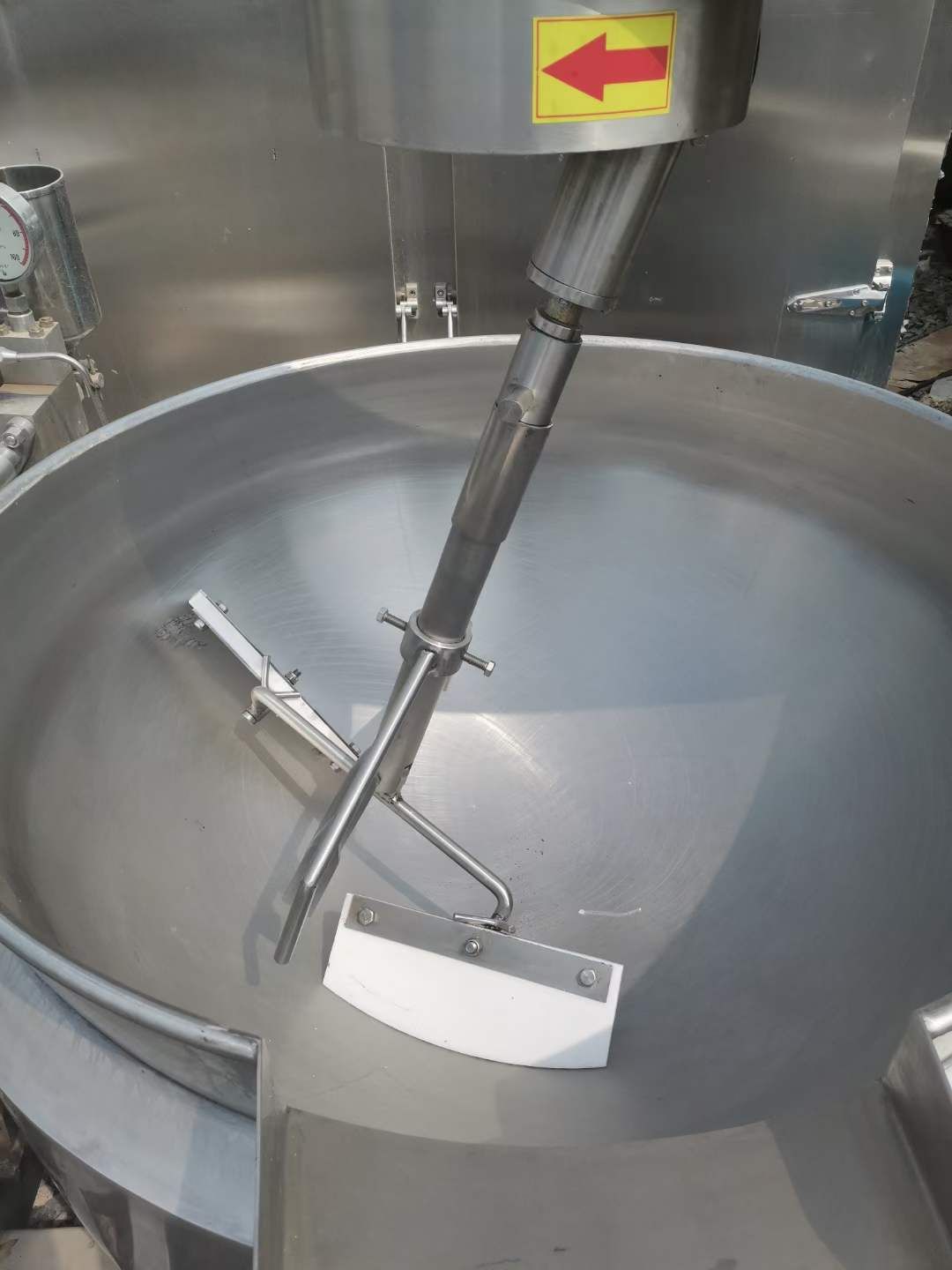轉(zhuǎn)讓二手行星炒鍋 一臺(tái)500L電加熱全自動(dòng)行星炒鍋
