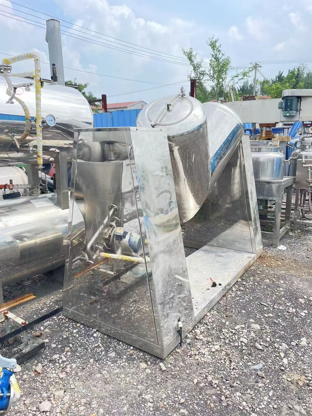轉(zhuǎn)讓二手V型混合機(jī) 一臺(tái)容積500升江陰產(chǎn)全不銹鋼高效V型混合機(jī)