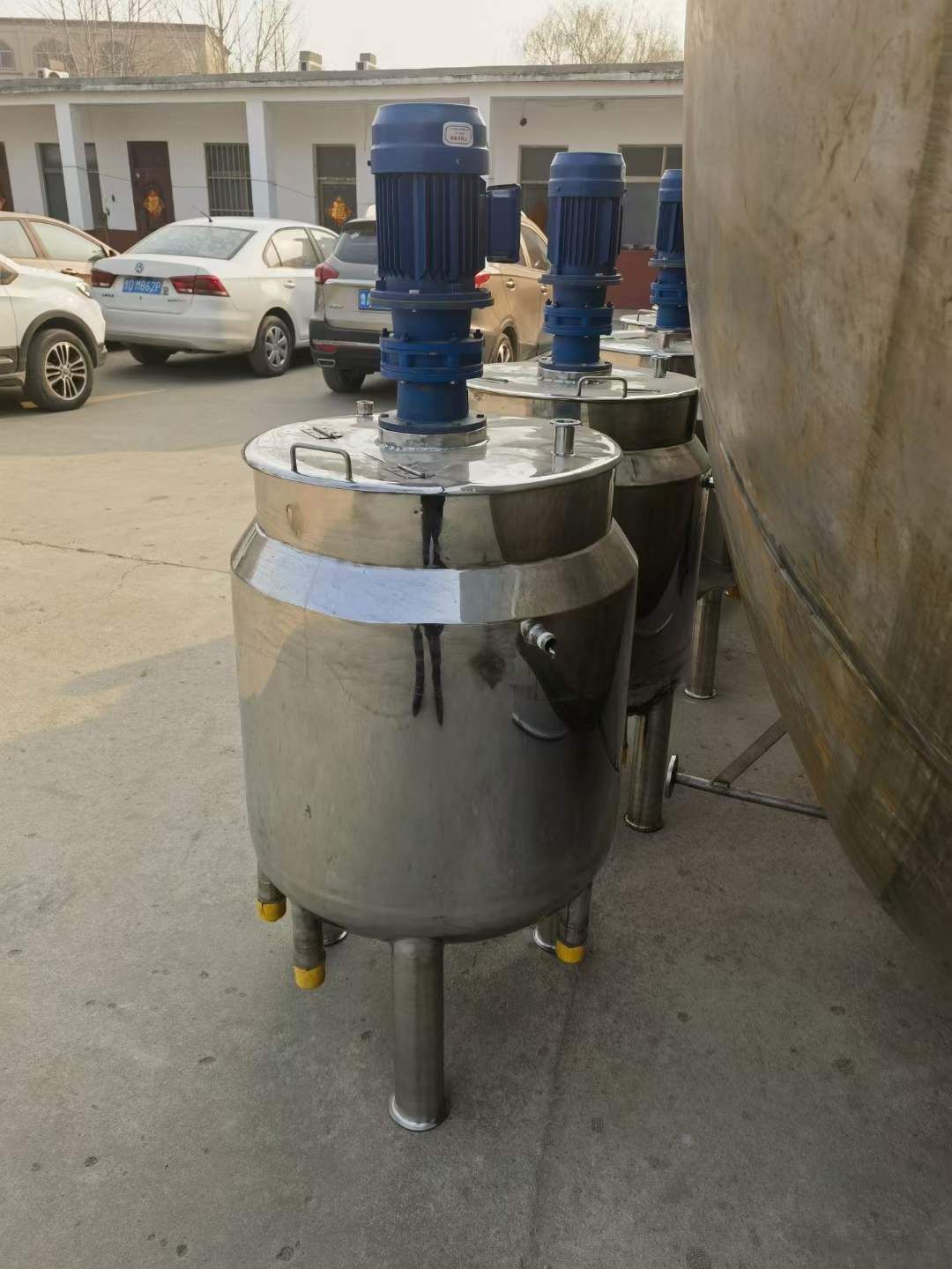 轉(zhuǎn)讓二手實(shí)驗(yàn)型攪拌罐 10臺(tái)200L外拋光電加熱攪拌罐