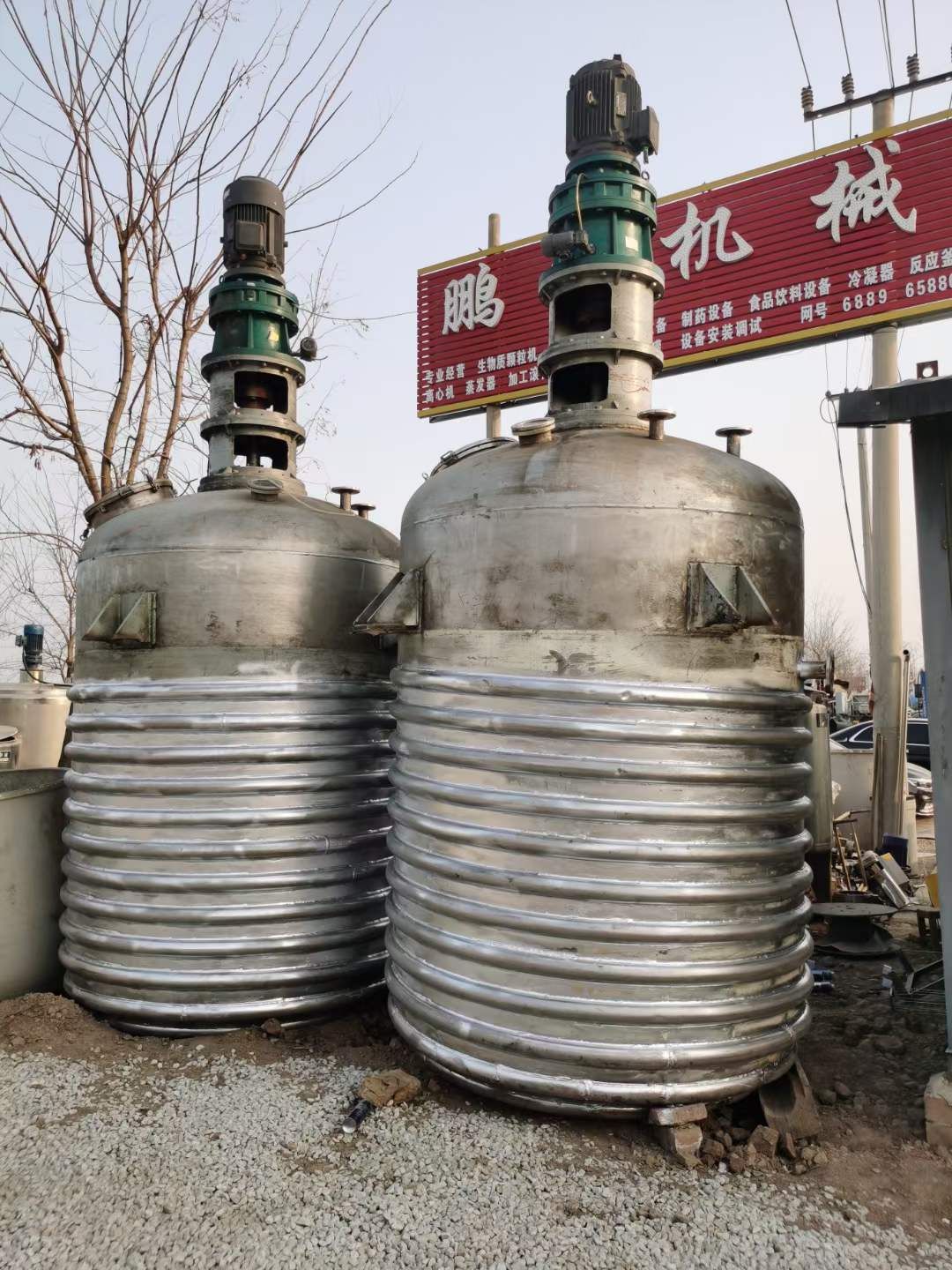 轉(zhuǎn)讓二手不銹鋼反應(yīng)釜 兩臺5立方外盤管不銹鋼反應(yīng)釜