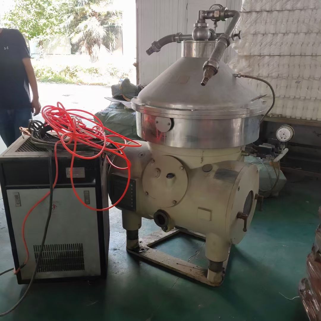 轉(zhuǎn)讓二手碟式分離機 一臺DBY-211型巨能產(chǎn)碟式分離機