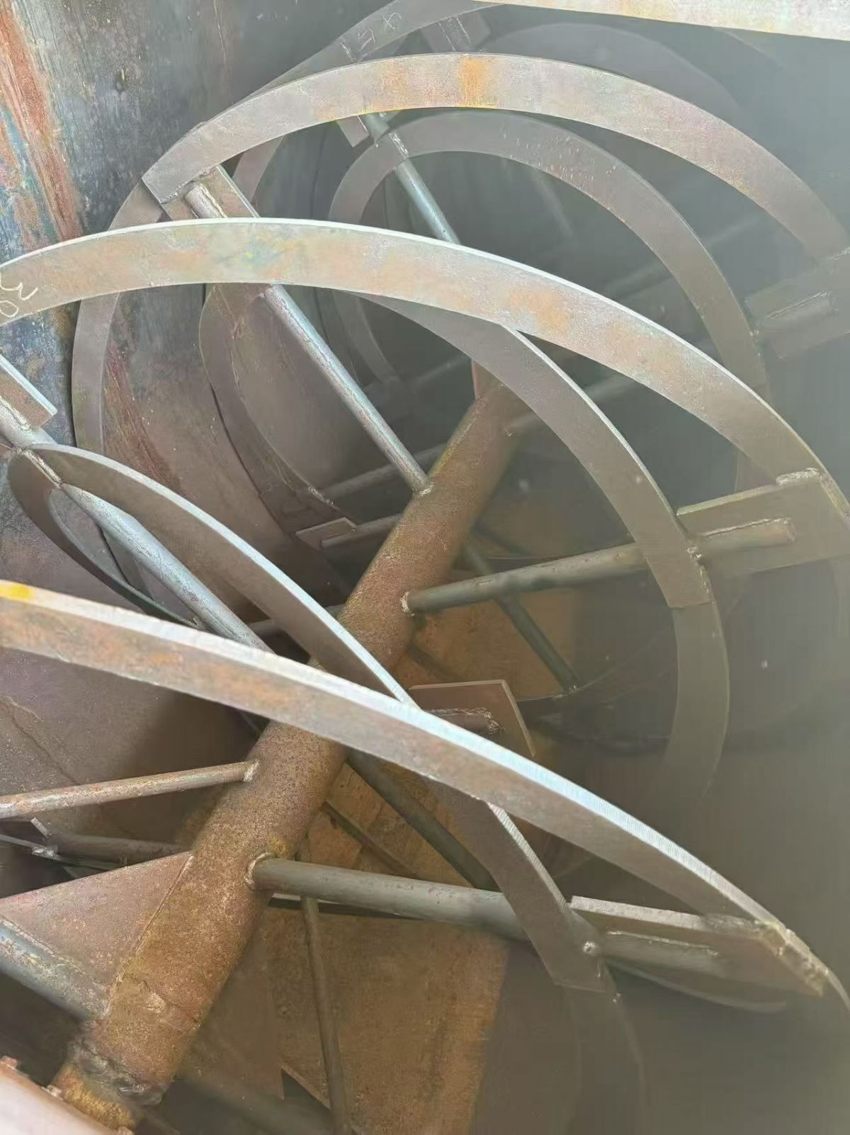 转让二手螺带混合机 一台容积6立方碳钢卧式螺带混合机