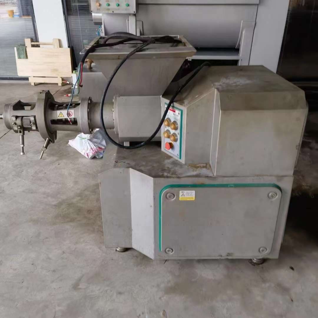 轉(zhuǎn)讓二手骨肉分離機(jī) 一臺(tái)100型齊齊哈爾雙百產(chǎn)骨肉分離機(jī)