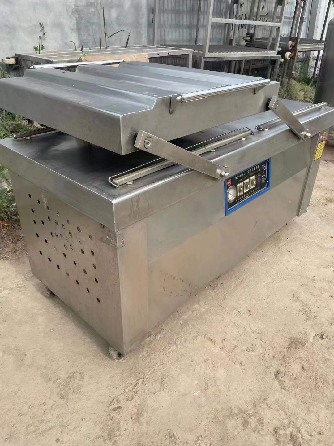 轉讓二手真空包裝機 一臺800型100大泵雙室真空包裝機