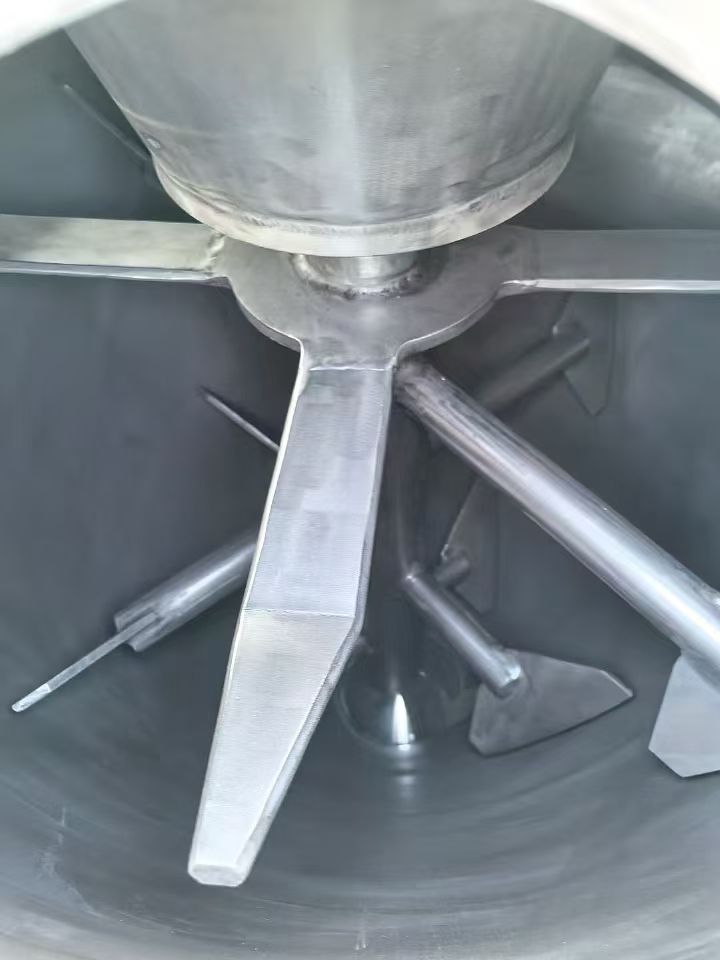 轉(zhuǎn)讓二手高效混合機(jī) 一臺(tái)容積100升VC高效混合機(jī)
