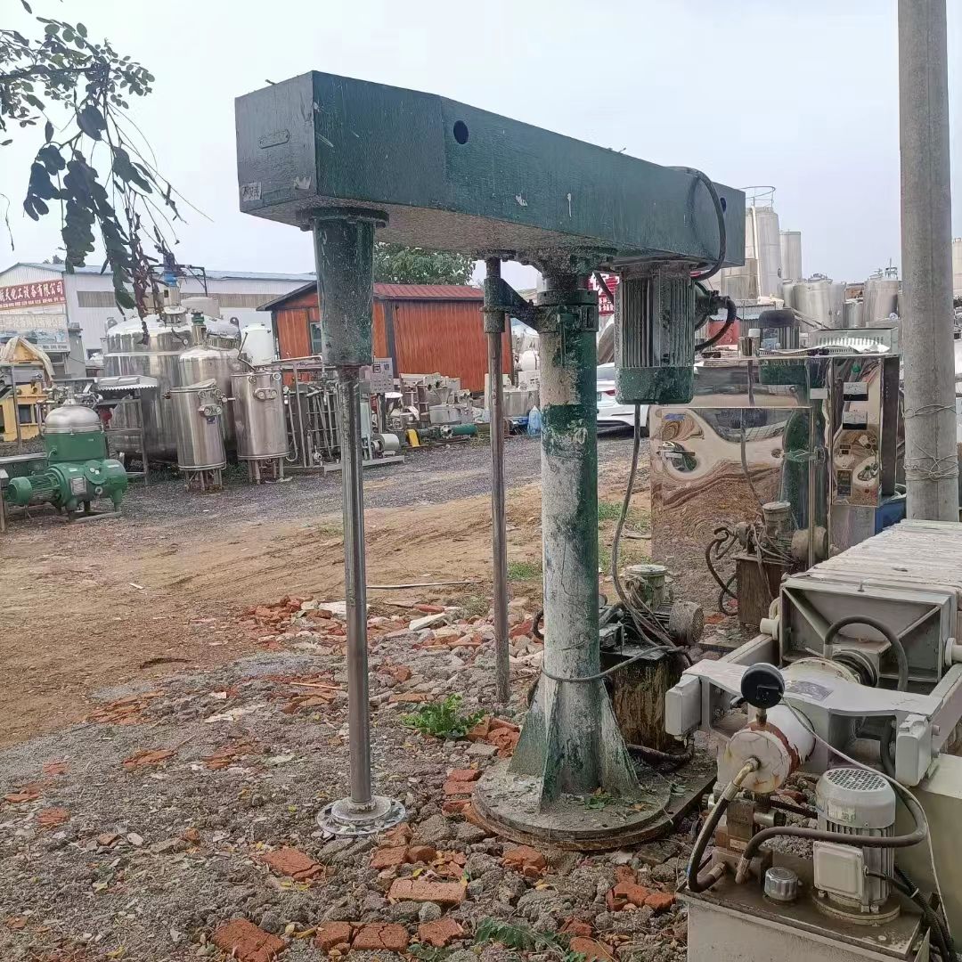 轉(zhuǎn)讓二手高速分散機(jī) 一臺(tái)15千瓦高速防爆液壓分散機(jī)
