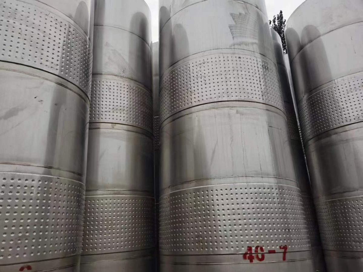 轉(zhuǎn)讓二手不銹鋼儲罐 30立方-40立方米勒板加熱葡萄酒儲罐