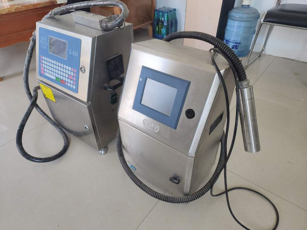 轉(zhuǎn)讓二手油墨噴碼機(jī) 兩臺(tái)油墨噴碼機(jī) 噴碼清晰