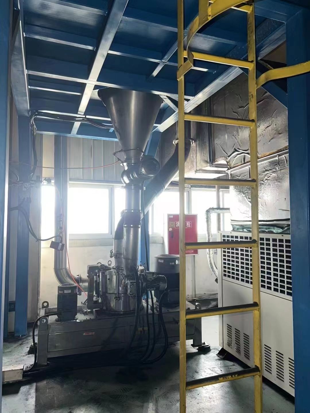 轉(zhuǎn)讓二手氣流粉碎機(jī) 兩套450型內(nèi)部陶瓷氣流粉碎機(jī)