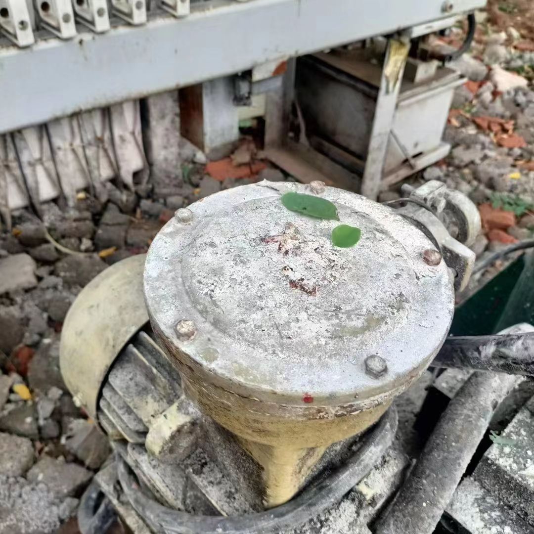 轉(zhuǎn)讓二手高速分散機(jī) 一臺(tái)15千瓦高速防爆液壓分散機(jī)