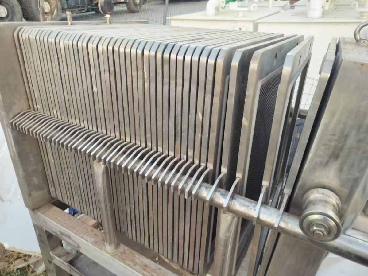 轉(zhuǎn)讓二手板框壓濾機 一臺13平方全不銹鋼板框式壓濾機