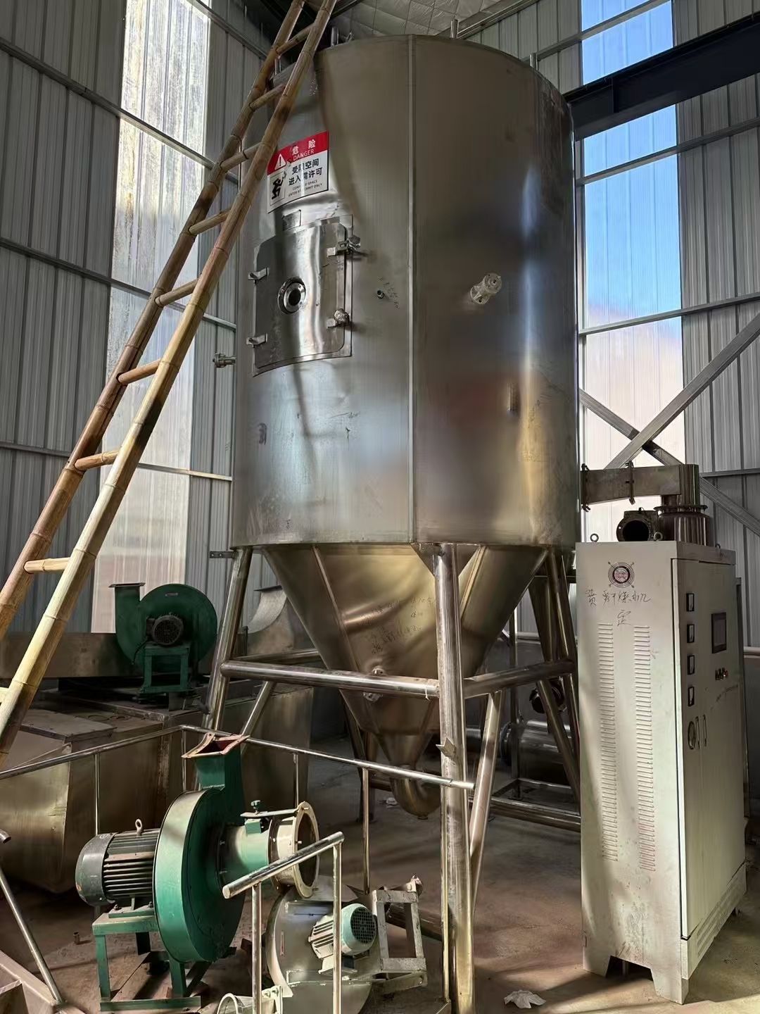 轉(zhuǎn)讓二手噴霧干燥機(jī) 一套15型全不銹鋼高速離心噴霧干燥機(jī)