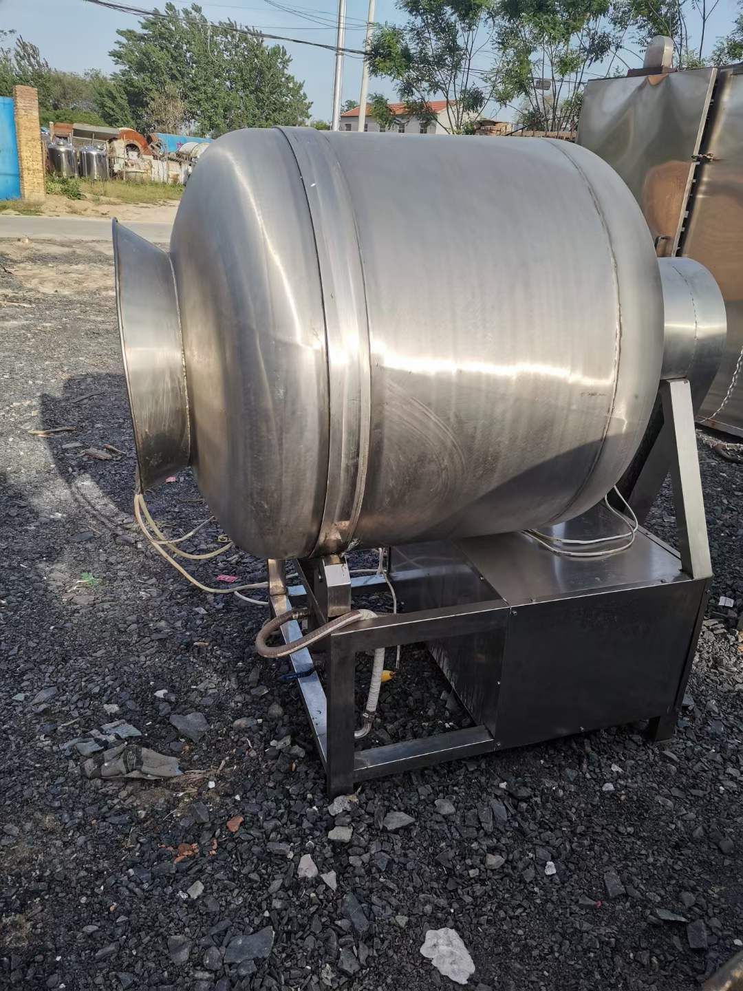 轉(zhuǎn)讓二手變頻滾揉機(jī) 兩臺(tái)500升220v真空變頻滾揉機(jī)