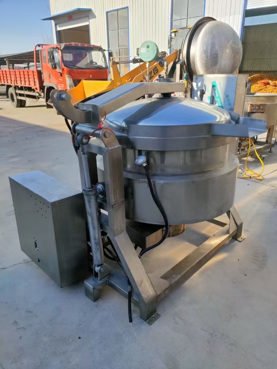 轉(zhuǎn)讓二手高壓蒸煮鍋 一臺(tái)容積300L電加熱高壓蒸煮鍋