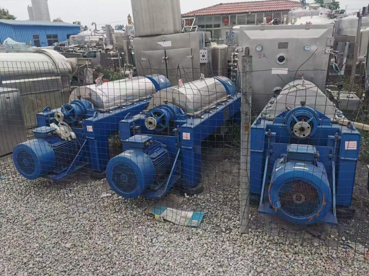 转让二手卧螺离心机 三台450型无锡福乐产卧螺沉降离心机