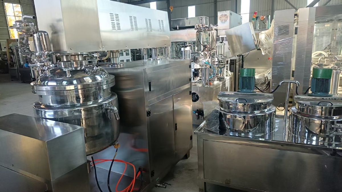 轉(zhuǎn)讓二手真空乳化機(jī) 兩套容積100L電加熱真空均質(zhì)乳化機(jī)