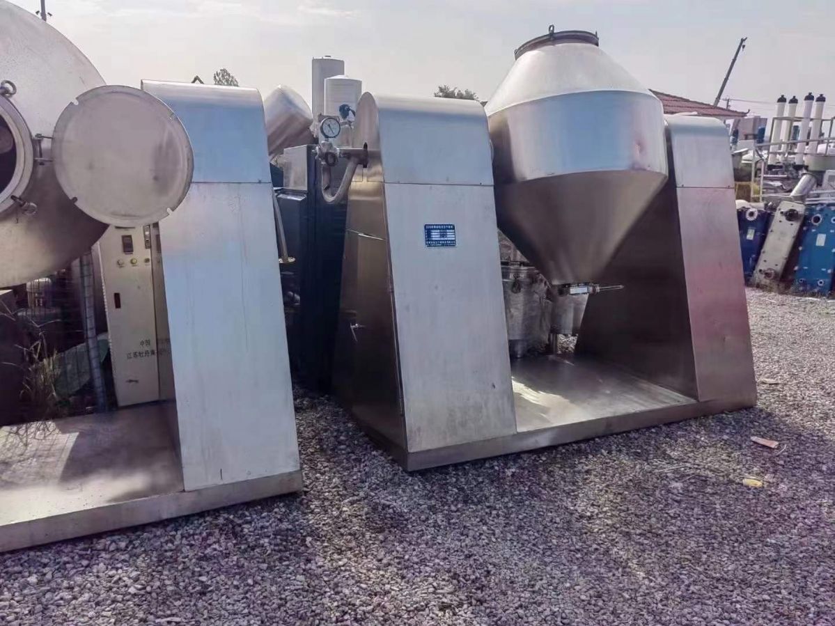 轉(zhuǎn)讓二手雙錐干燥機(jī) 兩臺容積500L不銹鋼雙錐干燥機(jī)