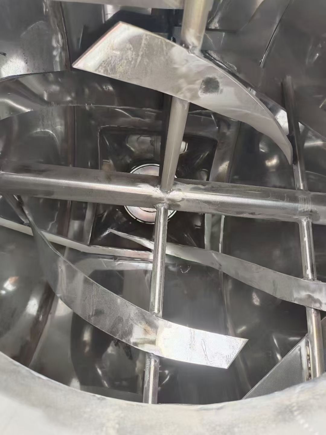 轉(zhuǎn)讓二手雙運動混合機(jī) 一臺容積400升全不銹鋼雙運動混合機(jī)
