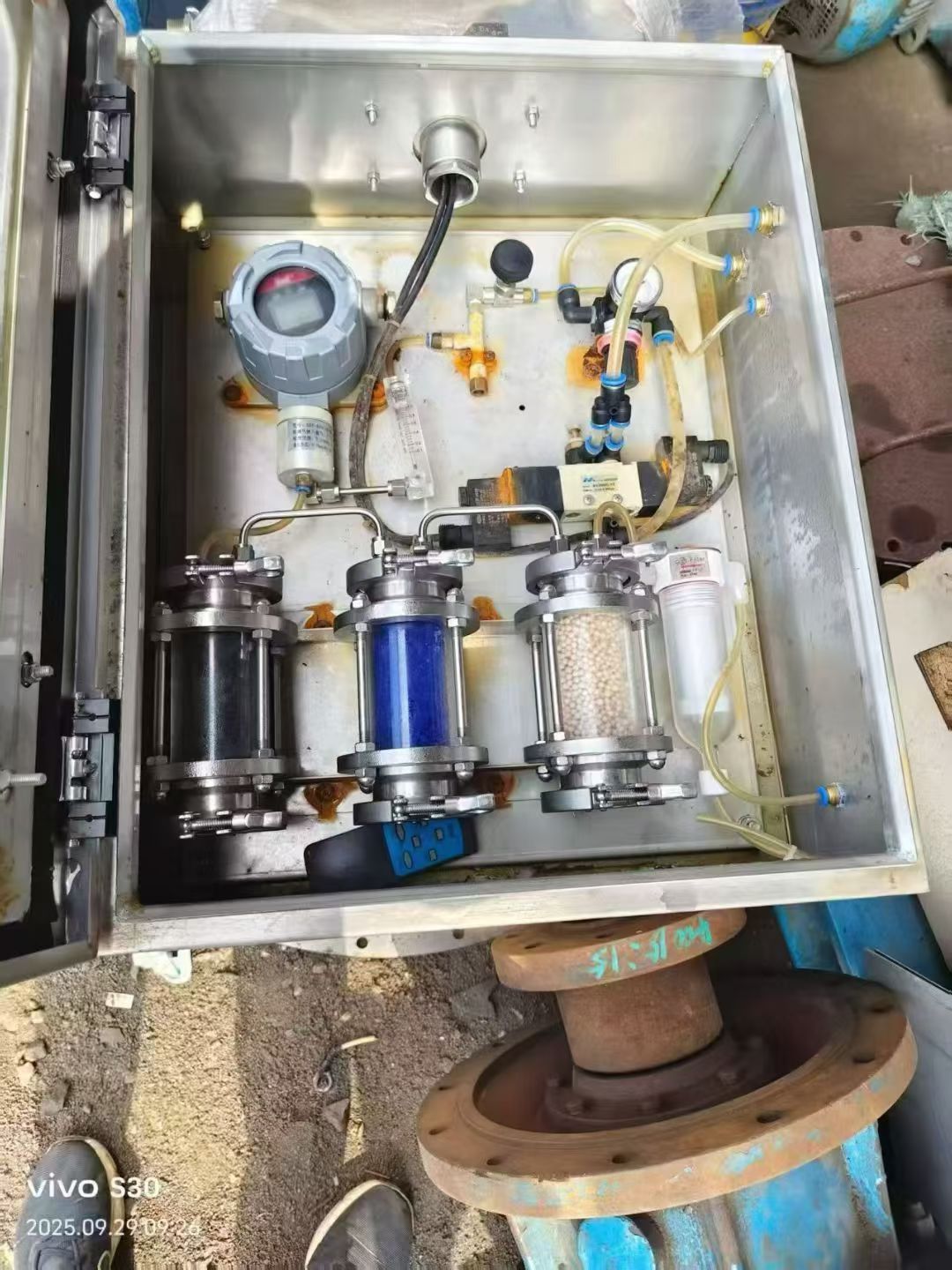 转让二手刮刀离心机 一台1250型全钛材氮气保护平板刮刀离心机