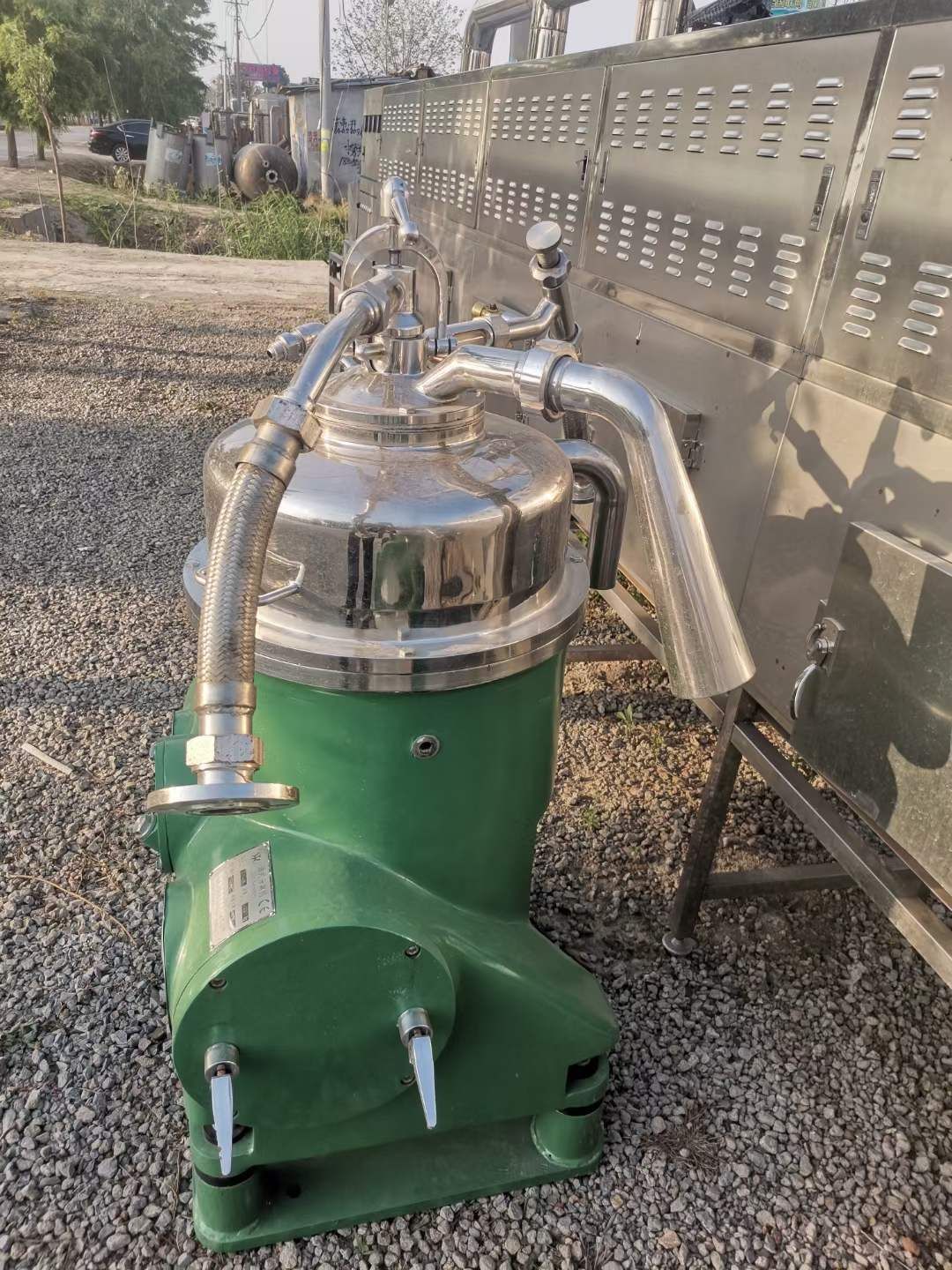 轉(zhuǎn)讓二手蝶式分離機(jī) 兩臺(tái)400華鼎蝶式分離機(jī) 水洗型