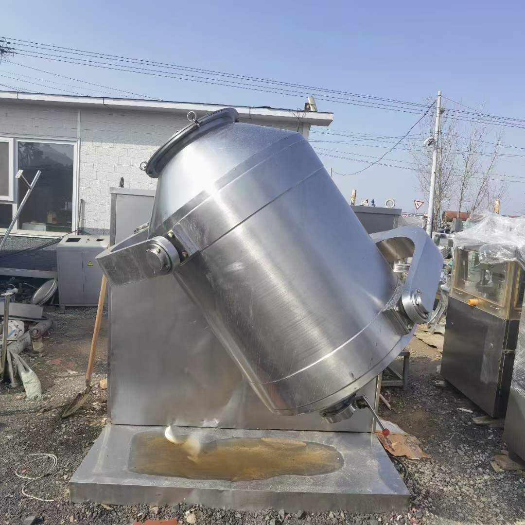 轉(zhuǎn)讓二手三維混合機(jī) 一臺(tái)600L三維運(yùn)動(dòng)混合機(jī)