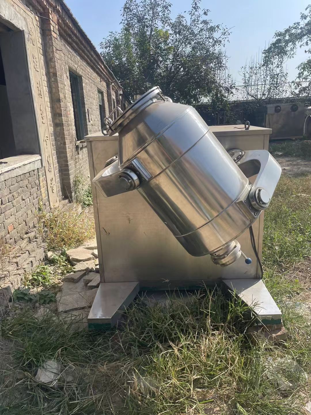 轉(zhuǎn)讓二手三維混合機(jī) 一臺容積100L高效三維運(yùn)動混合機(jī)